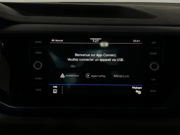 2022 Volkswagen Taos - image 8