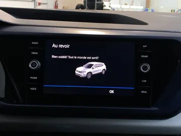 2022 Volkswagen Taos - image 26