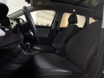 2022 Volkswagen Taos - image 3