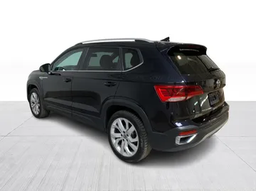 2022 Volkswagen Taos - image 12