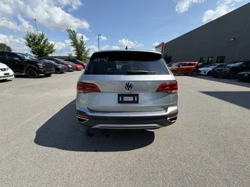 2022 Volkswagen Taos - image 6