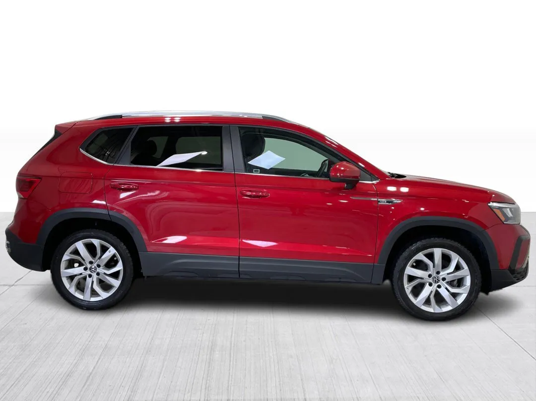 2022 Volkswagen Taos — photo 2