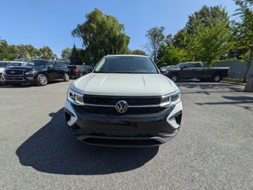 2024 Volkswagen Taos - image 2