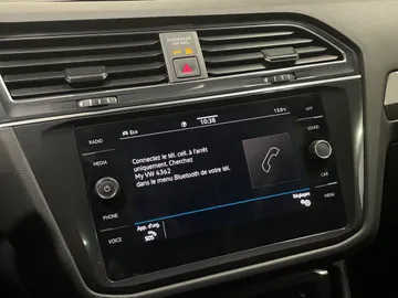2023 Volkswagen Tiguan - image 25