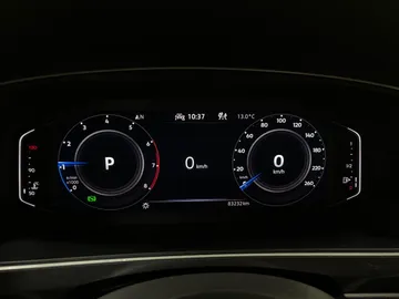 2023 Volkswagen Tiguan - image 18