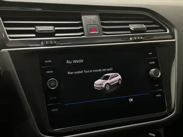 2023 Volkswagen Tiguan - image 30