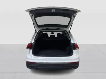 2023 Volkswagen Tiguan - image 14