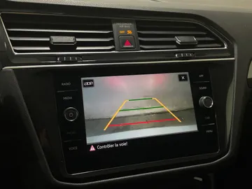 2023 Volkswagen Tiguan - image 20