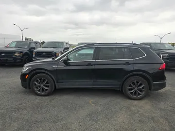 2023 Volkswagen Tiguan - image 4