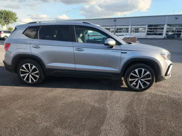 2023 Volkswagen Taos - image 4