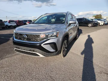 2023 Volkswagen Taos - image 3