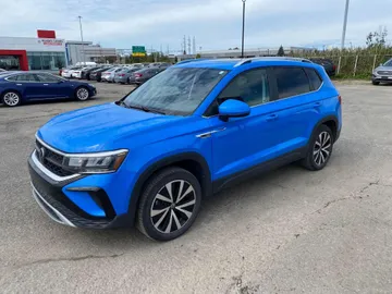 2023 Volkswagen Taos - image 3