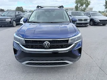 2023 Volkswagen Taos - image 2