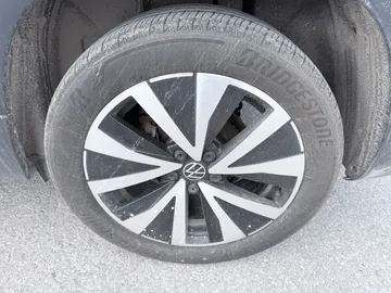 2023 Volkswagen Taos - image 7