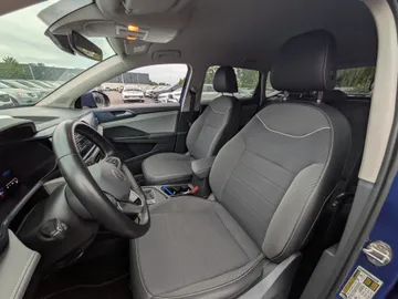2024 Volkswagen Taos - image 8
