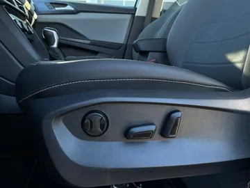 2024 Volkswagen Taos - image 22