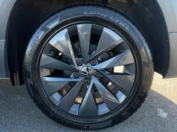 2024 Volkswagen Taos - image 6