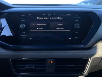 2024 Volkswagen Taos - image 7