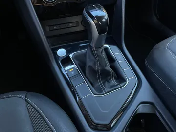 2024 Volkswagen Taos - image 24