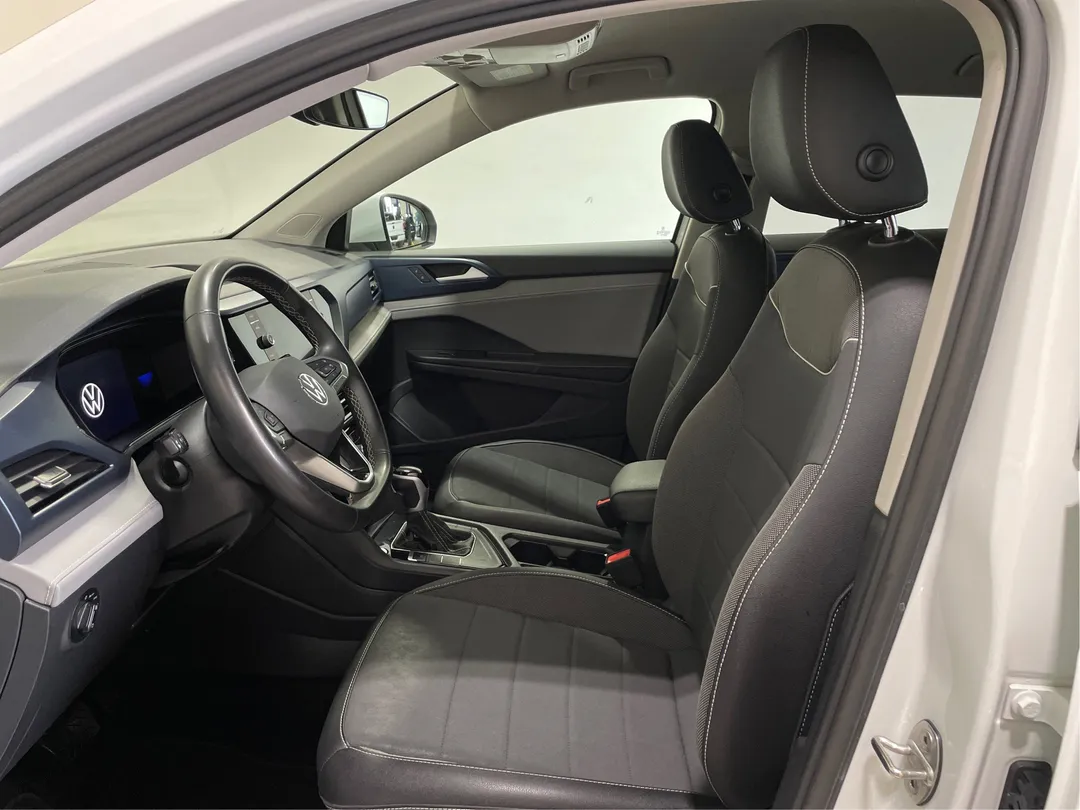 2024 Volkswagen Taos — photo 3