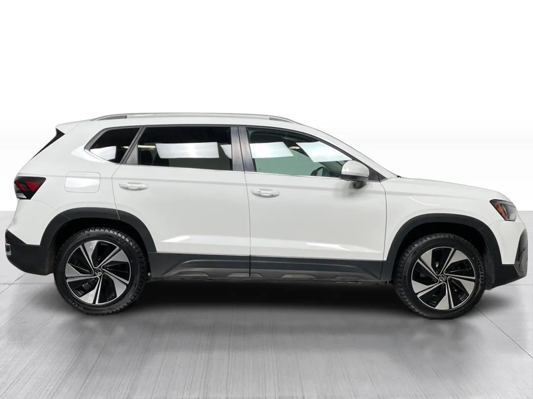 2025 Volkswagen Taos for sale - photo 2