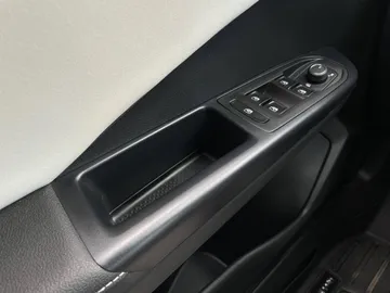 2025 Volkswagen Taos - image 21