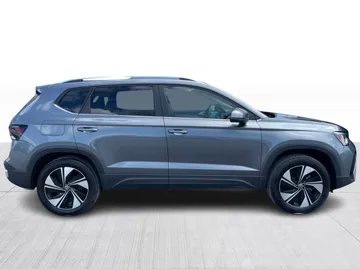 2025 Volkswagen Taos - image 2