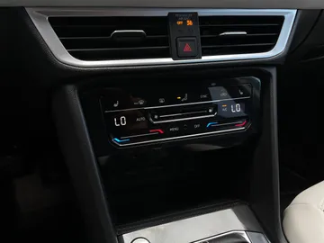 2025 Volkswagen Taos - image 20