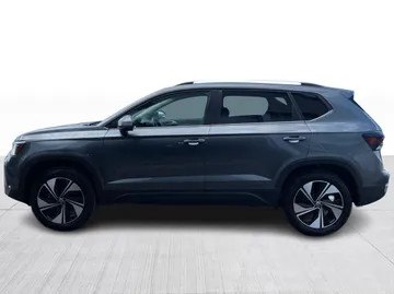 2025 Volkswagen Taos - image 10