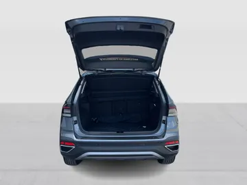 2025 Volkswagen Taos - image 13