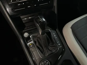 2025 Volkswagen Taos - image 21