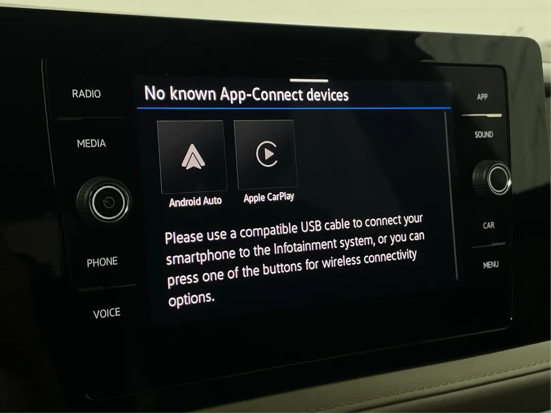 2025 Volkswagen Taos — photo 6