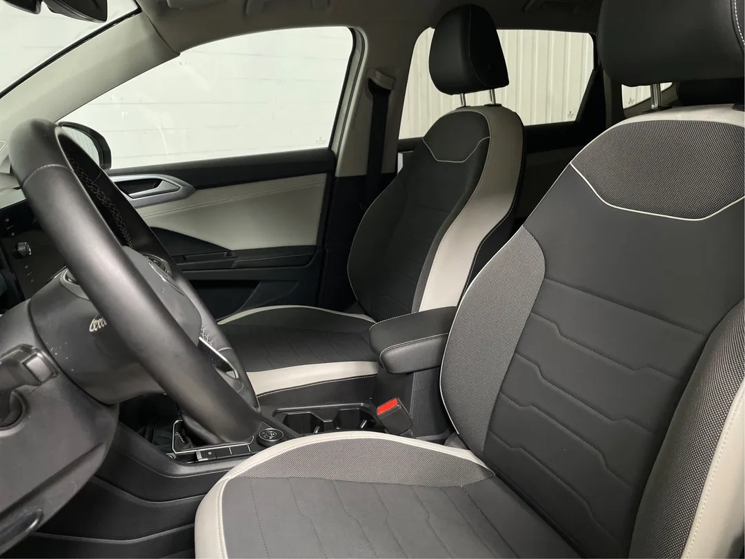 2025 Volkswagen Taos — photo 3