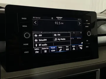 2025 Volkswagen Taos - image 22