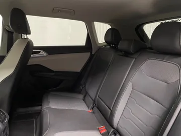 2025 Volkswagen Taos - image 15
