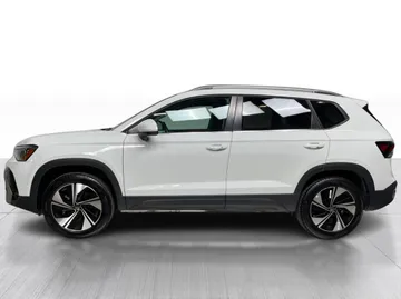 2025 Volkswagen Taos - image 10