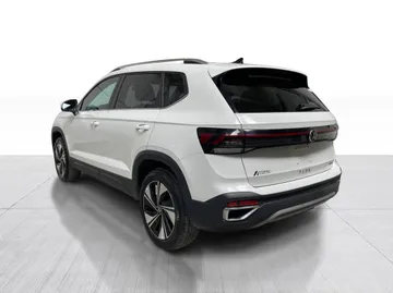 2025 Volkswagen Taos - image 11