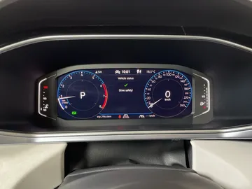 2025 Volkswagen Taos - image 16