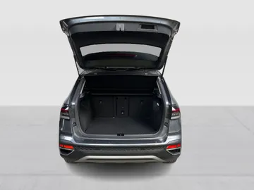 2025 Volkswagen Taos - image 13