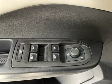 2025 Volkswagen Taos - image 24