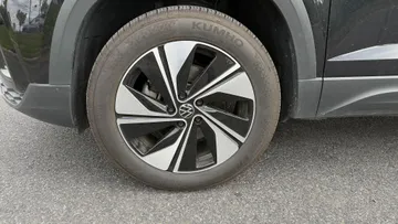 2024 Volkswagen Taos - image 7