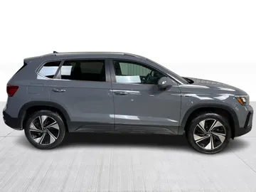 2024 Volkswagen Taos - image 2