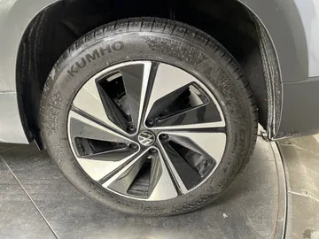 2024 Volkswagen Taos - image 6