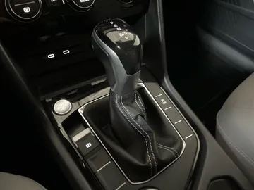 2024 Volkswagen Taos - image 28