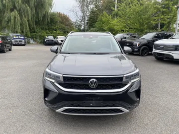 2024 Volkswagen Taos - image 2