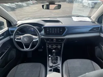 2024 Volkswagen Taos - image 9