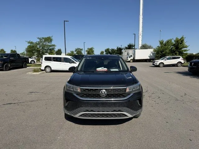 2024 Volkswagen Taos — photo 2