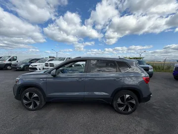 2024 Volkswagen Taos - image 4