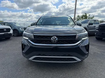 2024 Volkswagen Taos - image 2