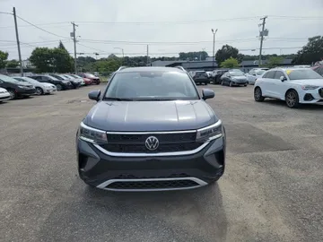 2024 Volkswagen Taos - image 2